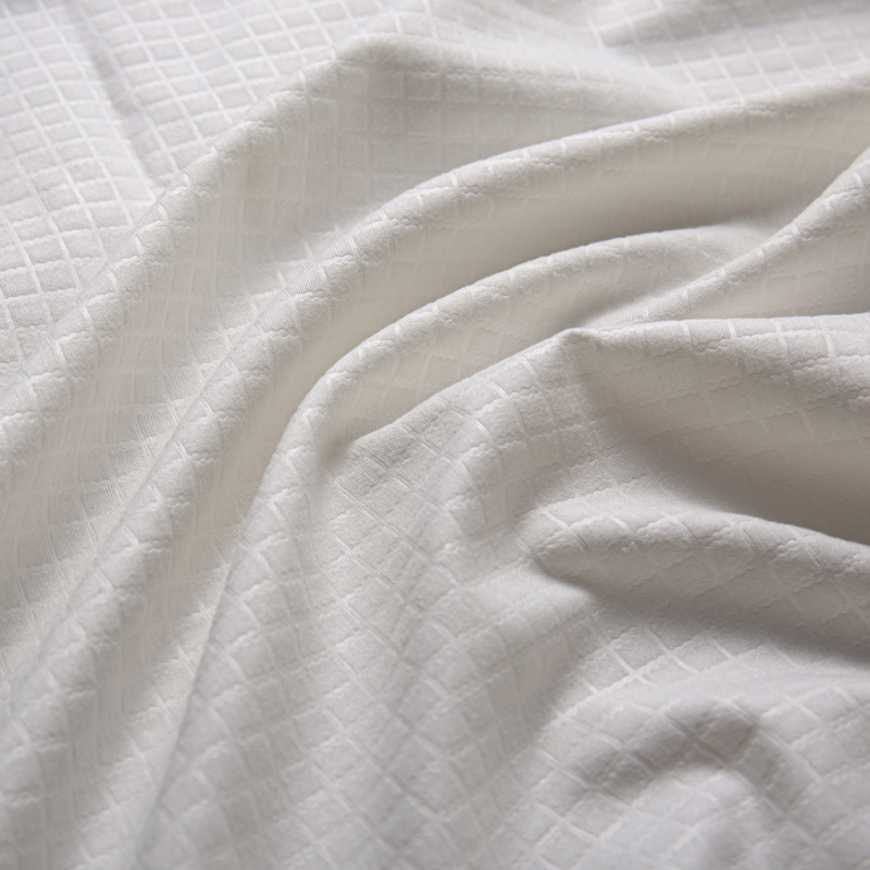 Gefärbtes Bettlaken aus Polyester-Mikrofaser mit geprägtem Stoff