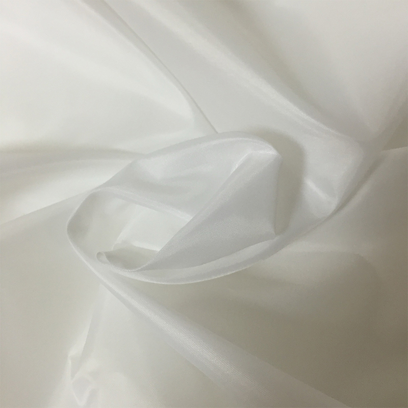 Weicher, einfarbiger Polyester-Taftstoff
